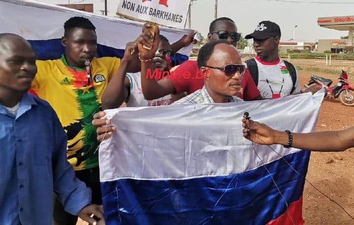 Burkina Faso : Marche pro-russe, des manifestants écopent d’une amende de 250 000 fcfa assortie de sursis