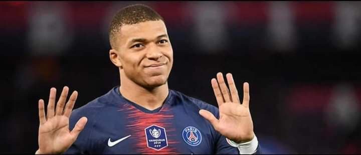 France : Kylian Mbappé reste au PSG