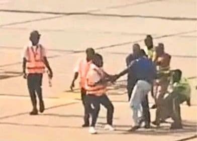 Nigéria : Un homme mis aux arrêts après s’être caché entre les pneus d'un avion à Ilorin