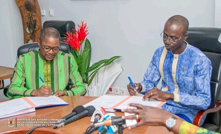 Burkina Faso : L'ancienne fréquence de RFI attribuée à la Radio de l'AES