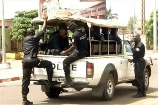 Bénin : Tanguiéta, il vole la police, oublie sa moto sur les lieux du crime et revient au commissariat faire une déclaration de perte