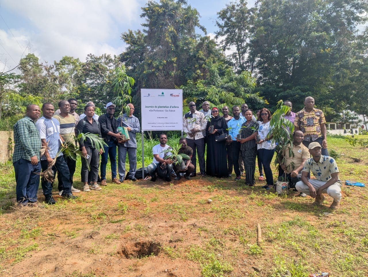 Côte d'Ivoire : Lancement de l’initiative « Un Pasteurien – Un Arbre » pour la promotion de l’environnement à l’Institut Pasteur de Côte d’Ivoire