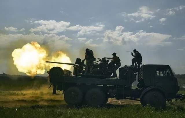 Guerre en Ukraine : « Premier succès » à Bakhmout, de nouvelles armes pour Kiev