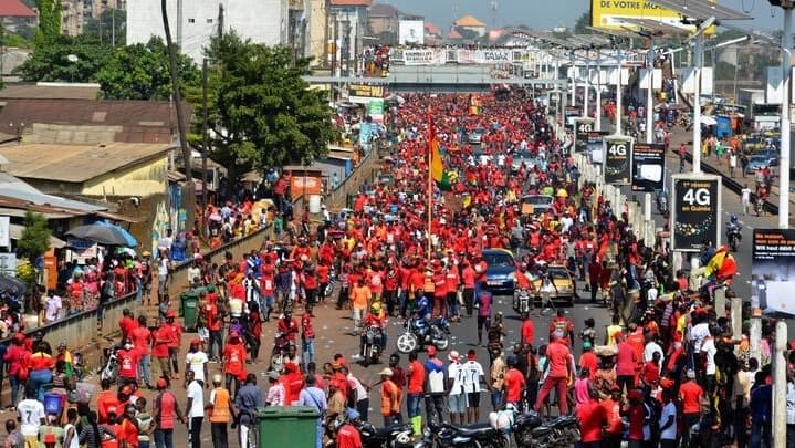 Guinée : Le gouvernement annonce la dissolution du FNDC