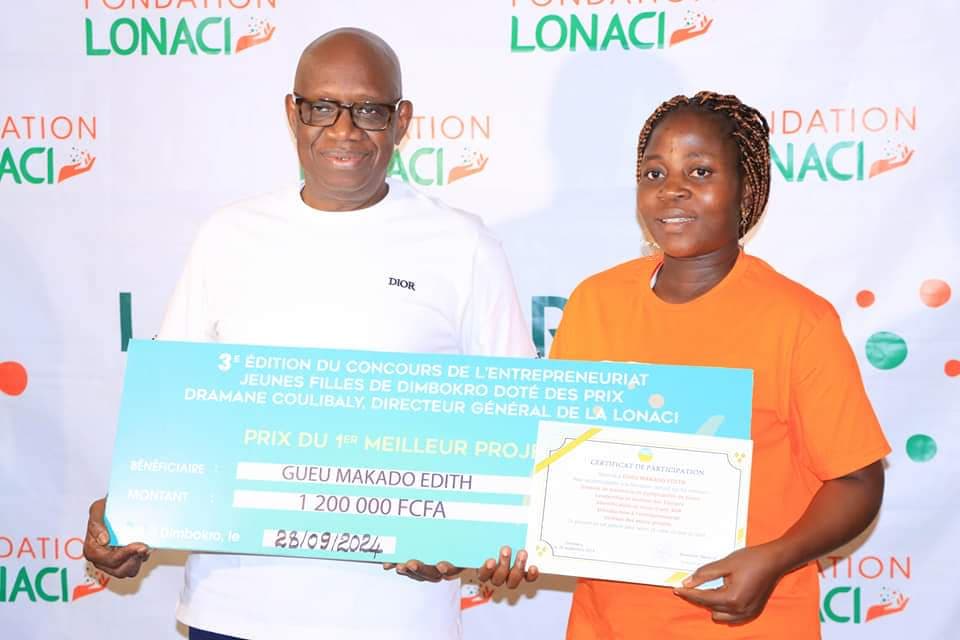 Côte d'Ivoire : Dimbokro, le PCA de la Fondation LONACI récompense les lauréates du concours d'entrepreneuriat jeunes filles
