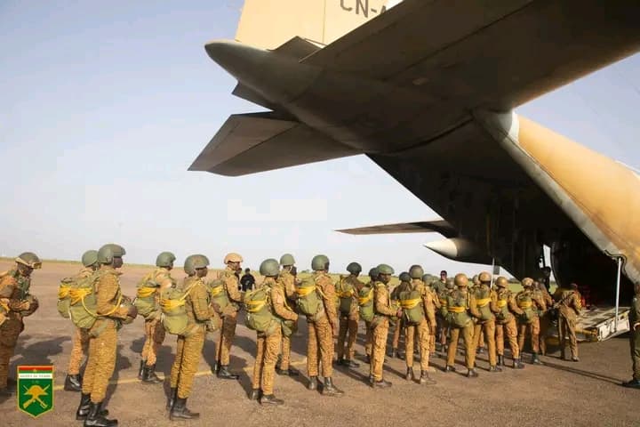 Burkina Faso : 500 FDS mobilisés pour la campagne de saut parachutiste