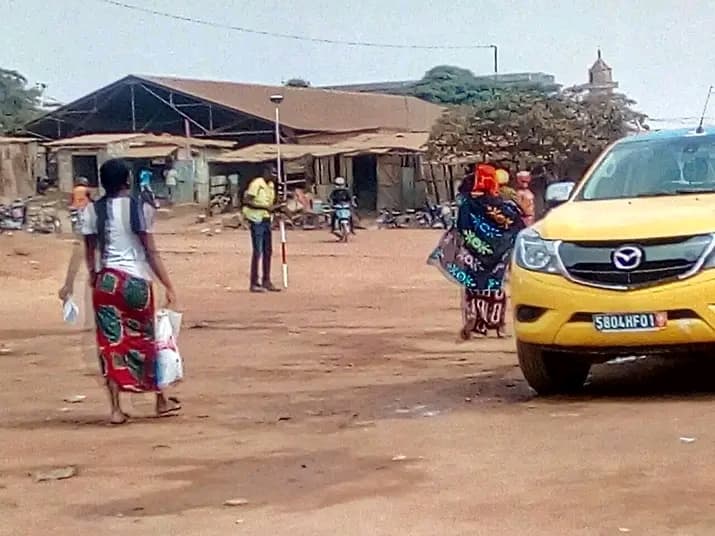 Côte d'Ivoire : Bouaké, 3 ans après la présence d'une équipe de NSE-CI à Belle Ville 1, les habitants désillusionnés par le bitumage de leur voie