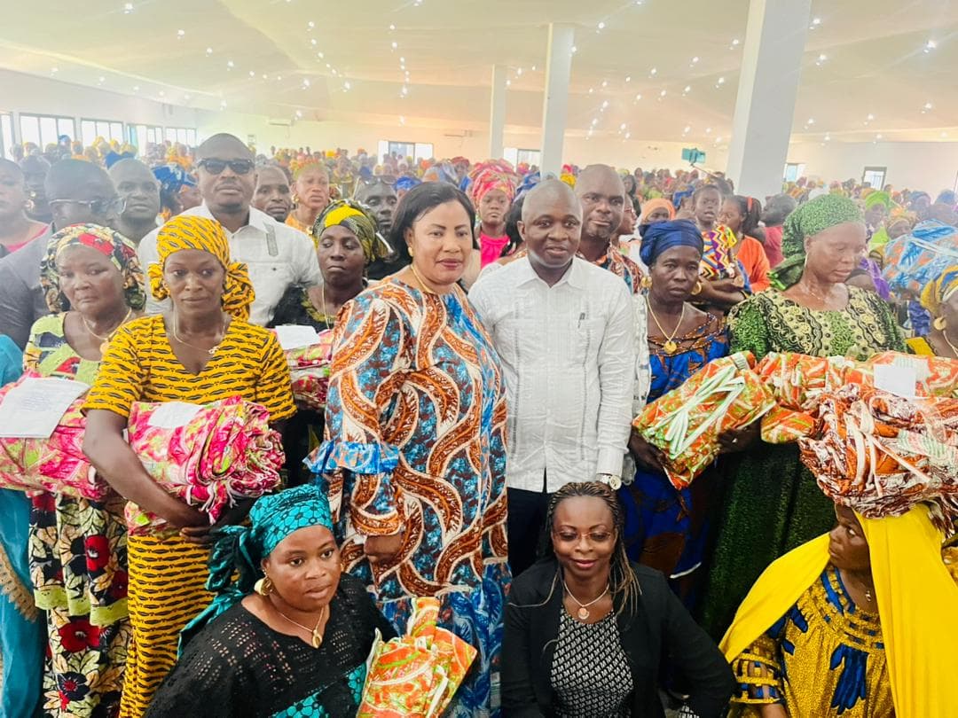Côte d'Ivoire : À Mankono, Mepha Dosso cadeaute les femmes du Béré