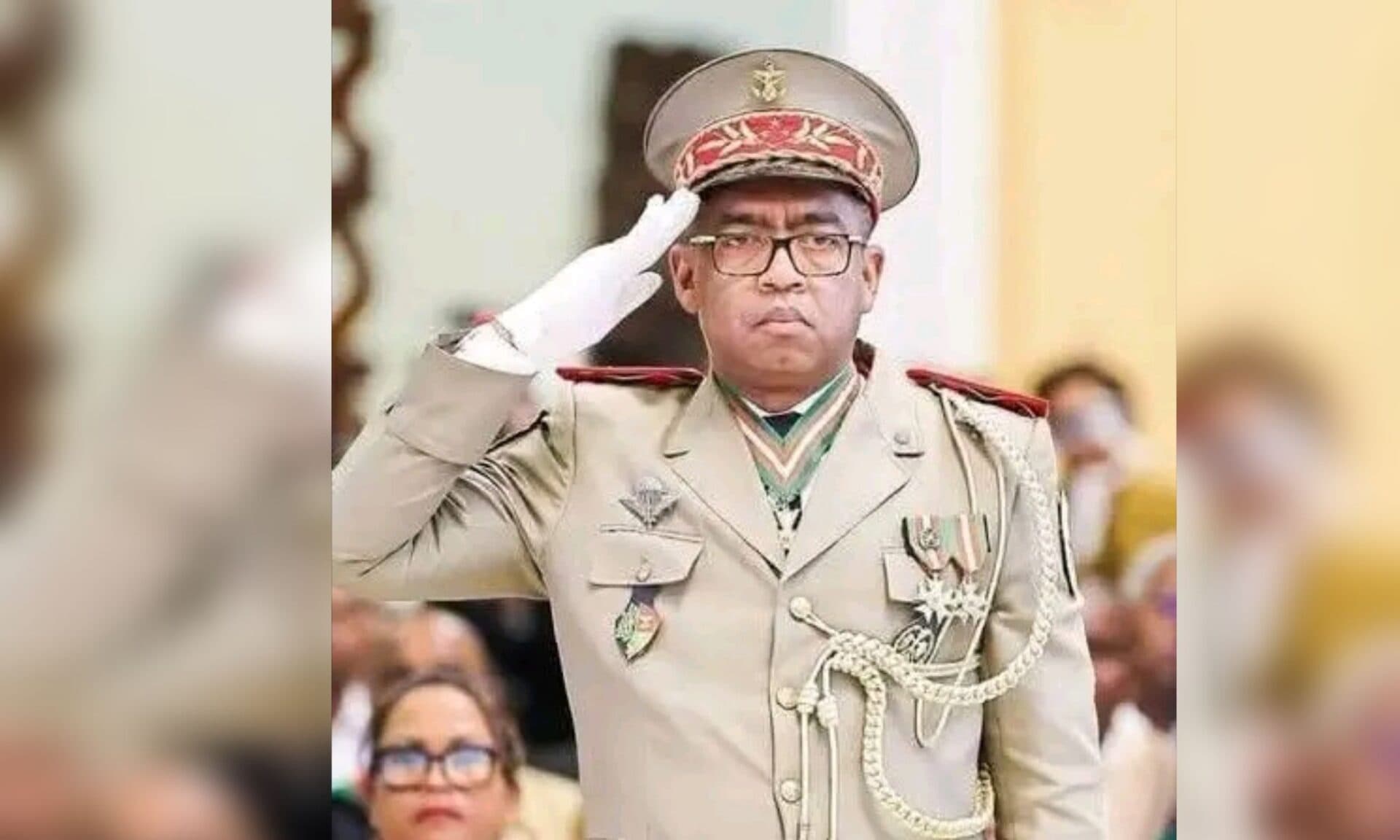 Madagascar : Un général de l’armée de terre nommé premier ministre pour tenter d’apaiser la rue
