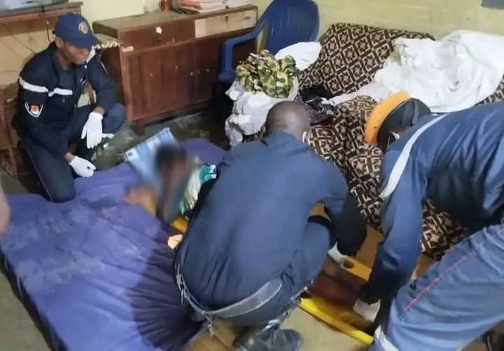 Côte d'Ivoire : Soubré, en pleine crise, une femme hypertendue secourue par des pompiers civils