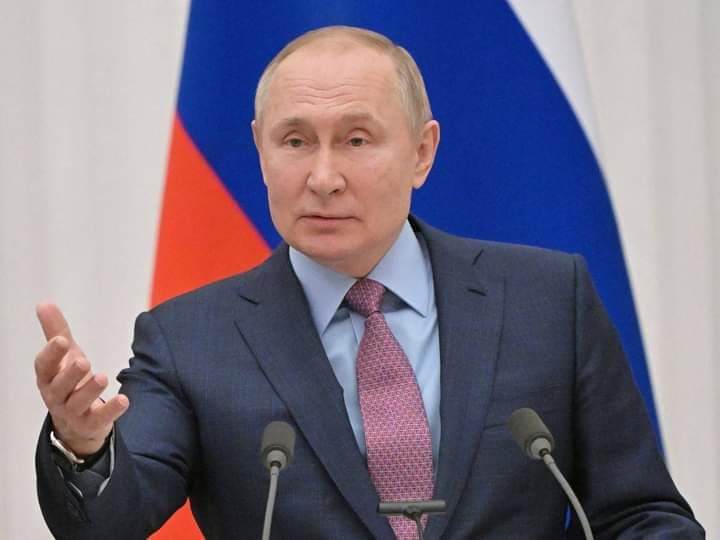 Guerre en Ukraine : "Nous viseront des nouvelles cibles en cas de livraison d'armes modernes à l'Ukraine par Washington et l'UE" averti Poutine