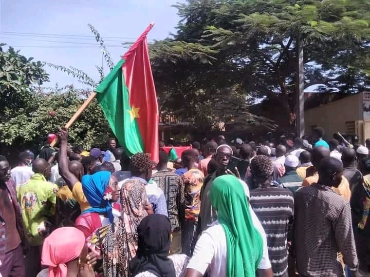 Burkina Faso : Chaude journée à Ouahigouya, des manifestants débarquent à la gendarmerie
