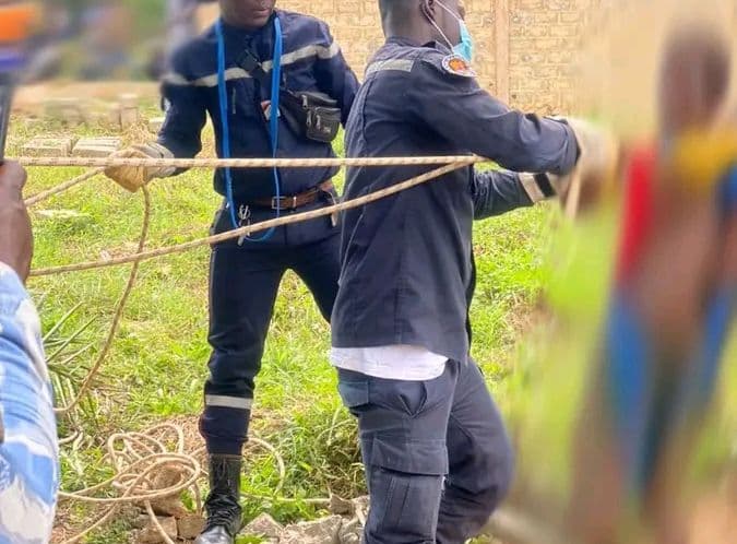 Côte d'Ivoire : Guiglo, une fillette repêchée sans vie d'un puits et à Man, un malade mental extrait indemne d'un puits