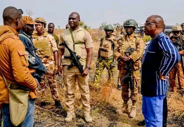 Burkina Faso : Le Ministre Délégué Sana encourage les forces combattantes du Centre-Est dans la lutte contre le terrorisme