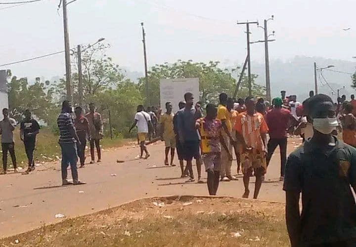 Côte d'Ivoire : Kossou, par manque d'eau, les habitants en colère manifestent dans les rues