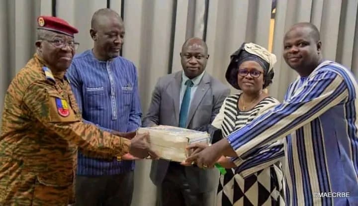 Burkina Faso : Le département de la diplomatie fait don de plus de 33 millions fcfa pour l'effort de Paix