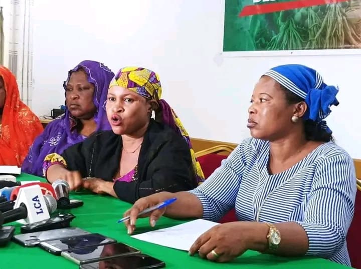 Burkina Faso : Contre le maintien de Donatien Nagalo, des commerçantes des marchés et yaars menacent de sortir avec des spatules