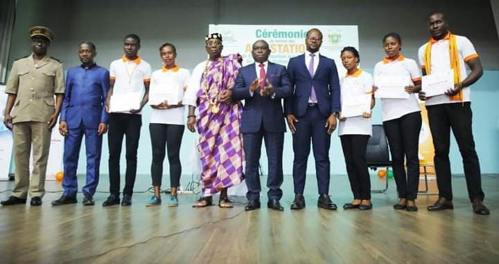 Côte d'Ivoire : Remise d'attestation de fin de formation à 500 jeunes pour la phase pilote de formation civique et citoyenne