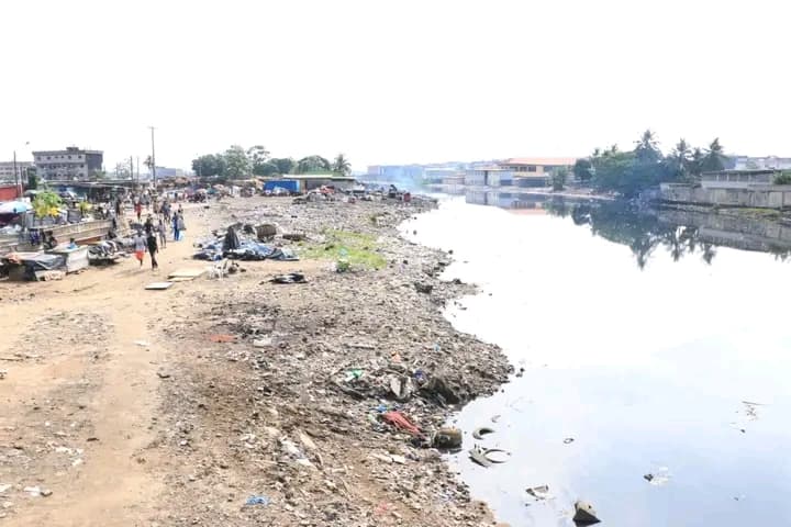 Côte d'Ivoire : Énième suicide depuis le pont Anoumabo ? un homme sans vie retrouvé dans le canal