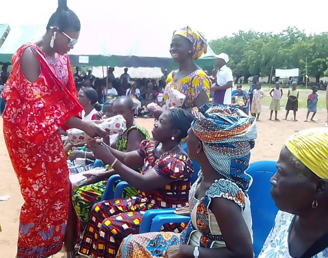 Côte d'Ivoire : Les femmes de N'Douffoukankro reçoivent des cadeaux de Dr Koffi Oussou Bienvenue à l'occasion de la fête des mères