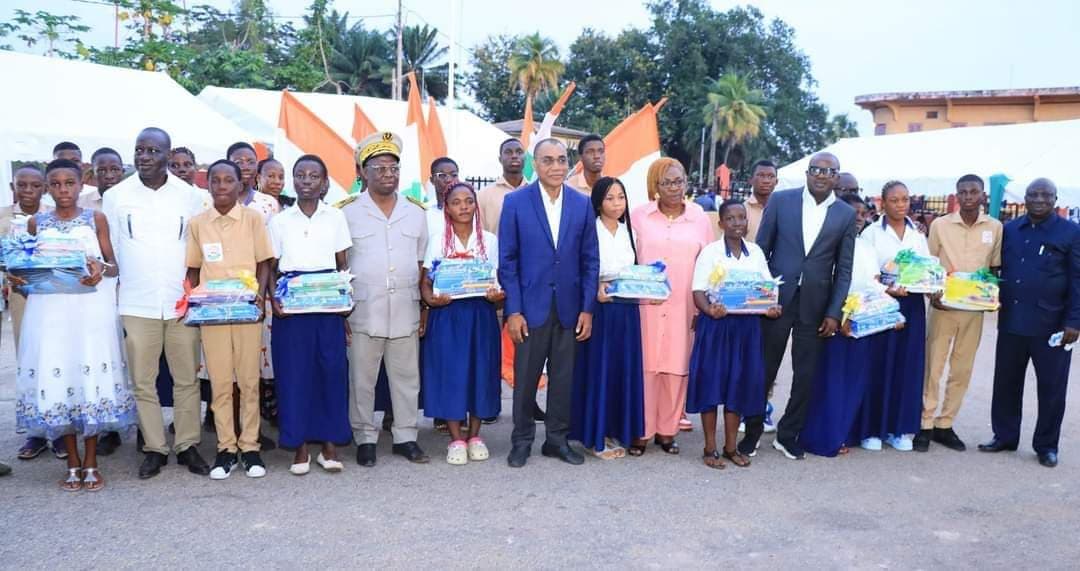 Côte d'Ivoire : Dimbokro, le Ministre-Maire Adama Coulibaly célèbre l'excellence en milieu scolaire
