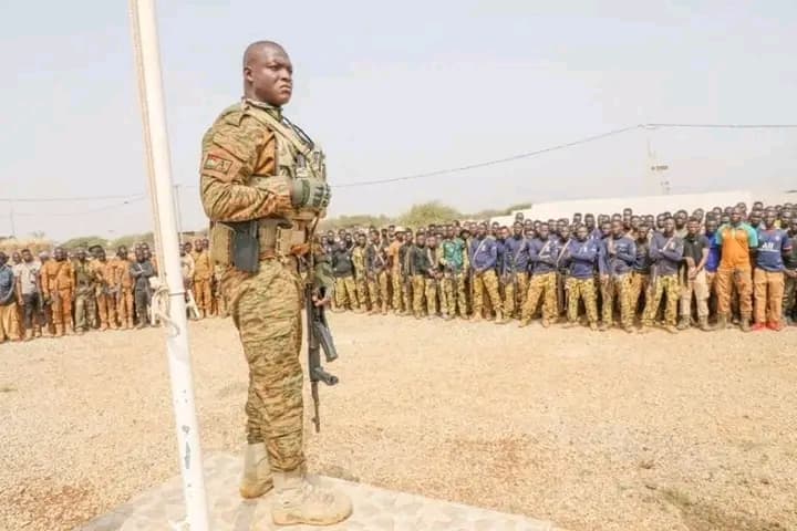 Burkina Faso : Lutte antiterroriste, le Capitaine Ibrahim Traoré promet un avenir de choix aux VDP après la guerre