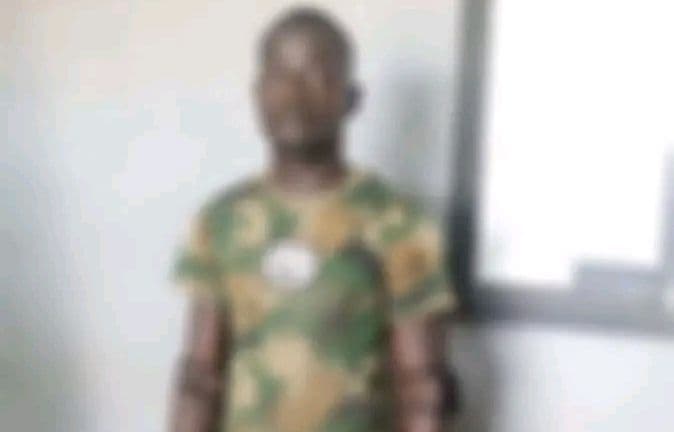 Côte d'Ivoire : Sur l'axe Touba-Man, 1 faux militaire arrêté à Foungbesso, du matériel saisi sur lui