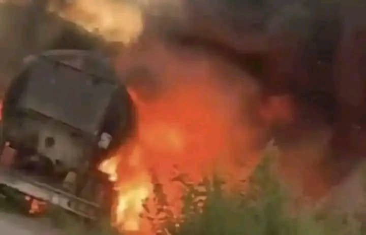 Mali : Des dizaines de camions ivoiriens incendiés par des terroristes à Sikasso