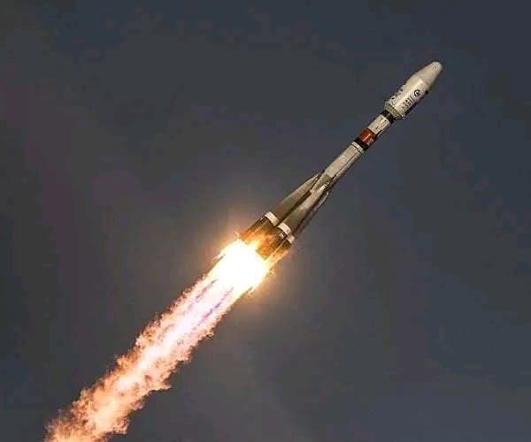 Iran : Téhéran lance un satellite d'imagerie spatiale via la Russie