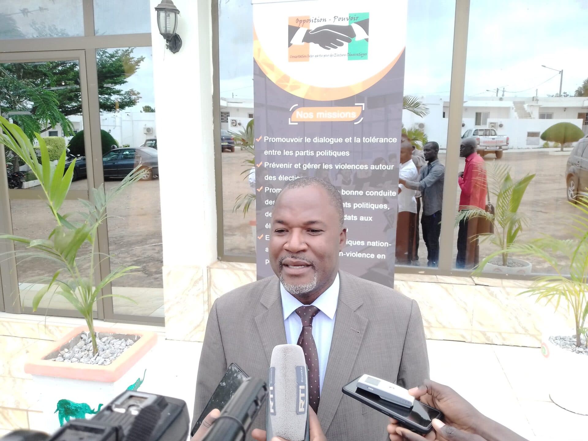 Côte d'Ivoire : La CIED sensibilise les acteurs politiques de Bouaké sur la notion des élections apaisées