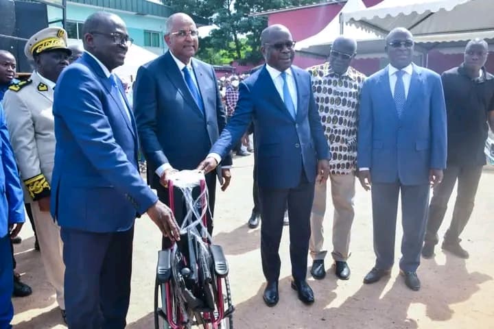 Côte d'Ivoire : Korhogo, le gouvernement dote le District Sanitaire en matériels médicaux et 6 ambulances