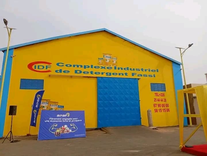 Burkina Faso : Le président du Faso a inauguré un complexe industriel de détergent Fassi à Napamboumbou