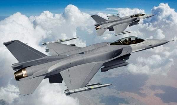 Guerre en Ukraine : Kiev s'attend à recevoir 50 chasseurs F-1
