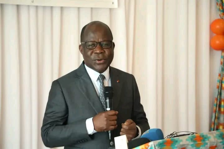 Côte d'Ivoire : Pierre Dimba aux jeunes, "Si vous avez commencé à fumer, alors arrêtez de fumer"