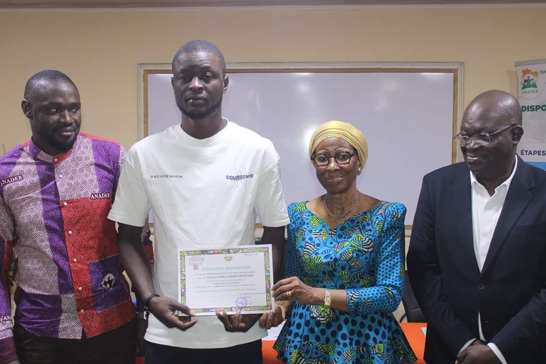 Côte d'Ivoire : Le Prof Ly Ramata sollicite le Centre de Formation ANADER de Bingerville La-Me pour le renforcement des capacités de 9 apprenants à la culture hors sol