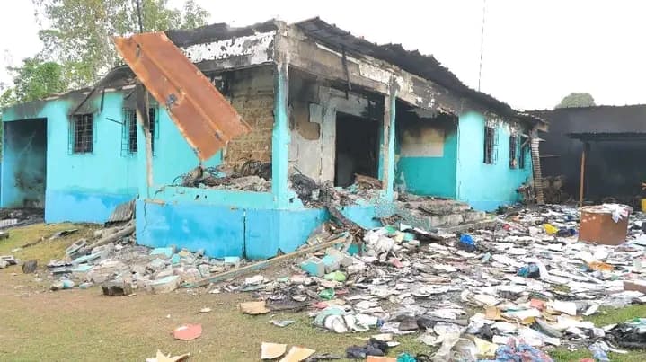 Côte d'Ivoire : Sikensi, le principal meneur de l'incendie des bureaux SODEFOR déféré au pôle pénitentiaire d'Abidjan