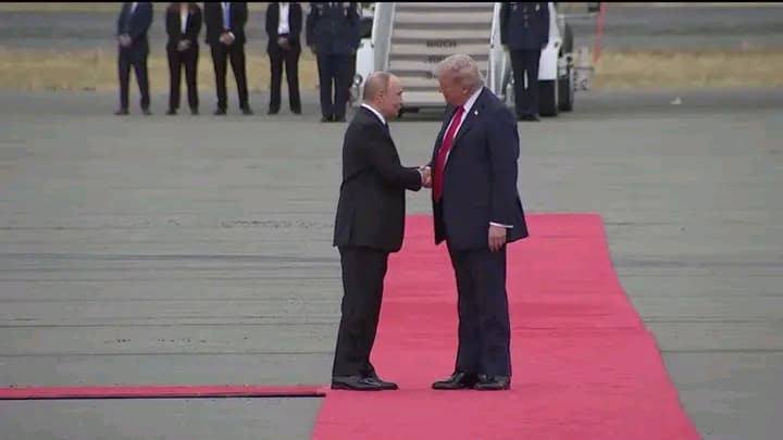 Alaska : Trump-Poutine, des échanges « constructifs » mais aucune annonce...