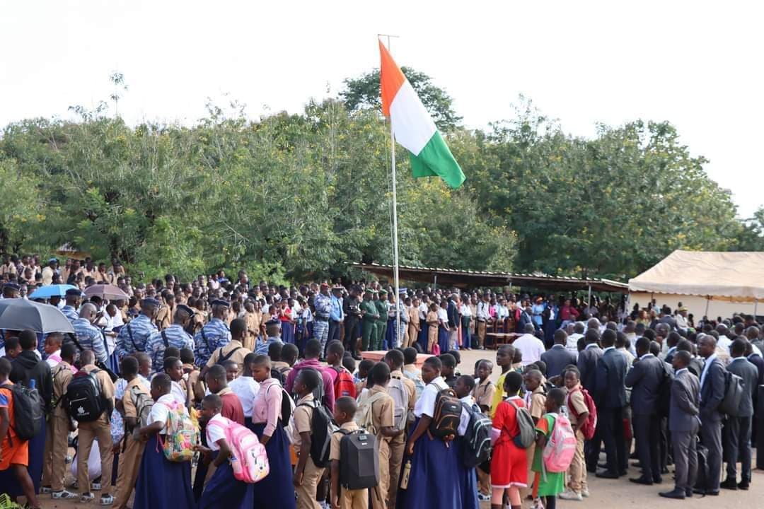 Côte d'Ivoire : Dimbokro, cérémonie d'honneur à l'emblème national au Lycée Moderne 1