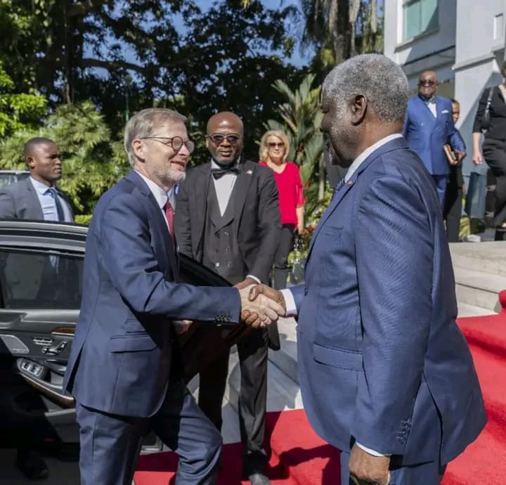 Côte d'Ivoire : Le premier ministre Beugré Mambé reçoit en audience son homologue tchèque Petr Fiala