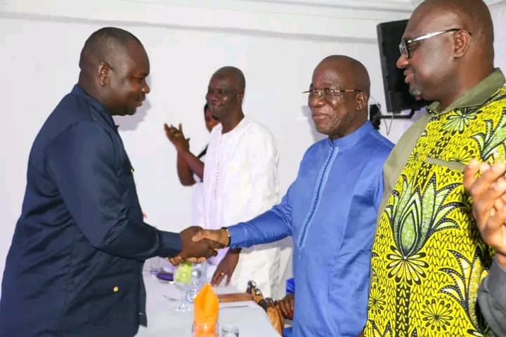 Côte d'Ivoire : Soutenu par le DG du trésor et l'honorable Bema, le délégué CNJCI-Bouaké Ouattara Inza organise la 5e édition du prix de l'excellence