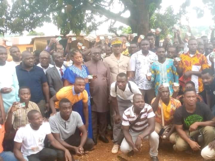 Côte d'Ivoire : À Ouellé, 150 jeunes reçoivent leur permis de conduire