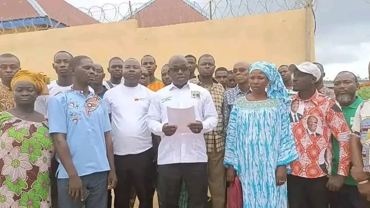 Côte d'Ivoire : Hiré, la démission du maire Gilbert Francis Kacou exigée par le RHDP après son annonce de retour au PDCI