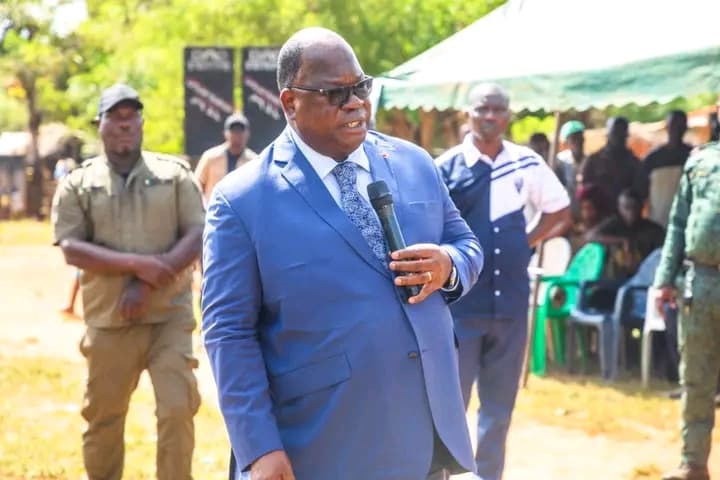 Côte d'Ivoire : Aux côtés des parents de feu Didibo Seri Émile tué par un éléphant, le ministre Tchagba rassure les chefs de l'enlèvement du pachyderme