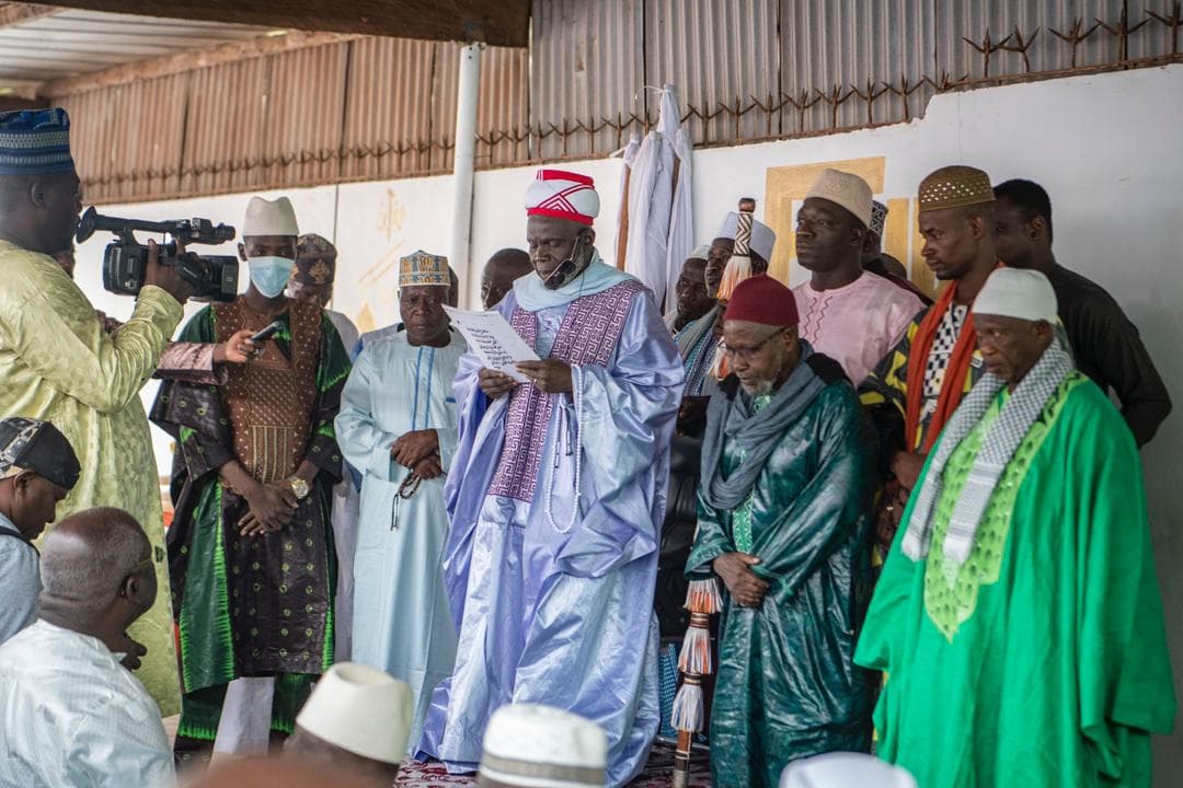Côte d'Ivoire : Bouaké, face à Amadou Koné et des cadres du Gbêkê, l'imam Badiawari fait des bénédictions pour le Président Ouattara et la paix dans la région