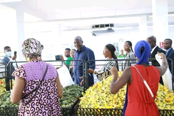 Côte d'Ivoire : Le ministre Souleymane Diarrassouba s'assure de la disponibilité de stocks de produits de grande consommation