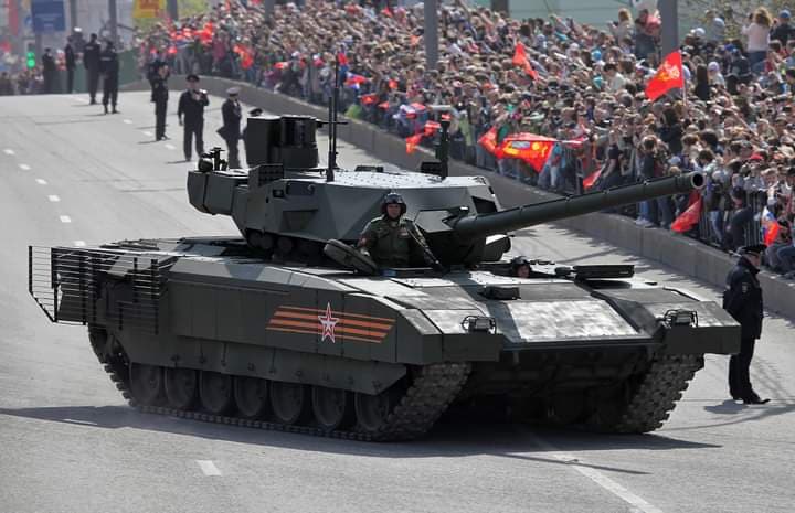 Guerre en Ukraine : Pourquoi la Russie n'utilise-t-elle pas le char "Armata T-14" en Ukraine ?