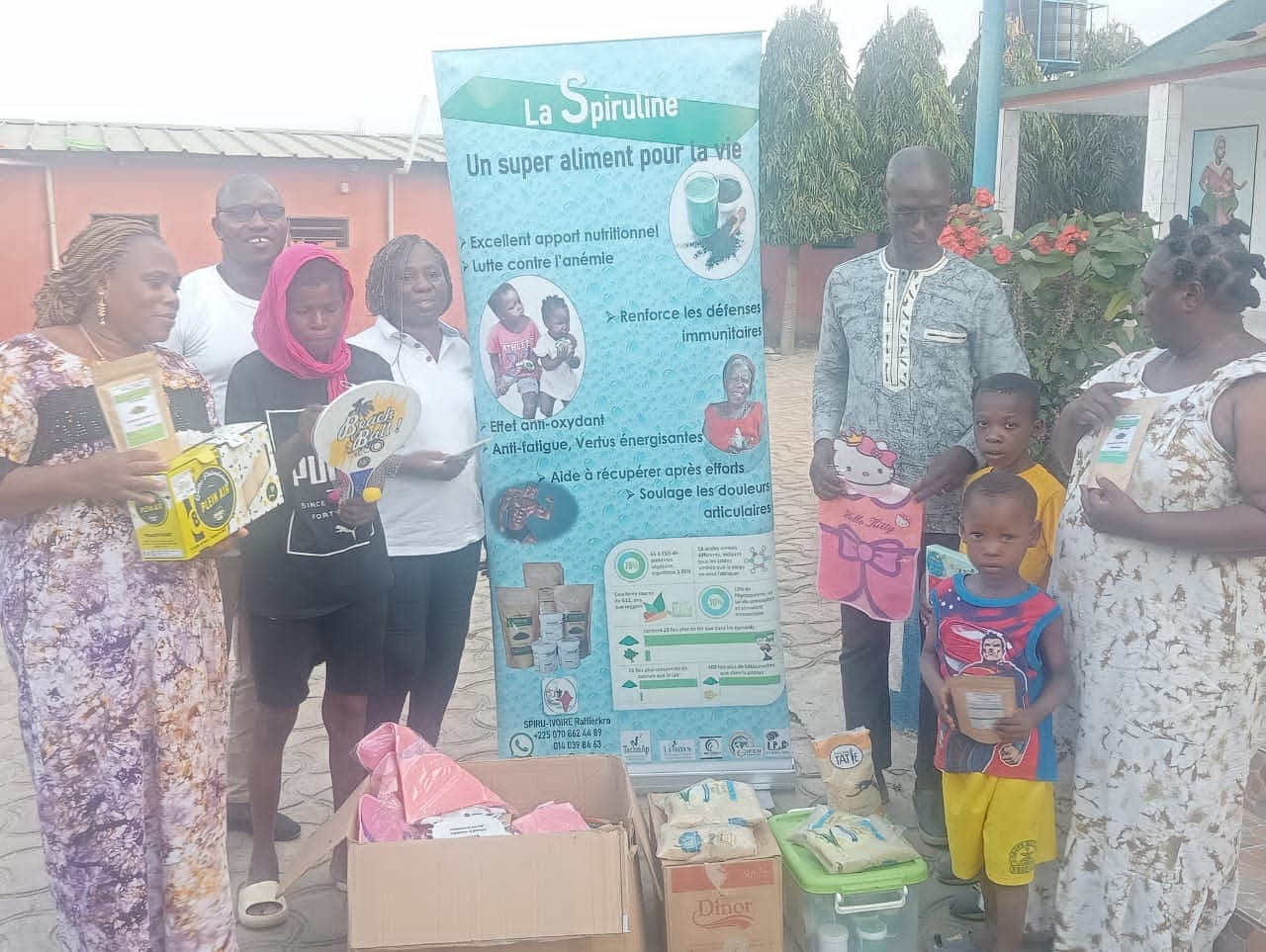 Côte d'Ivoire : Bouaké, l’Association Raffierkro fait des dons avec la spiruline à l'orphelinat Notre Dame des Sources