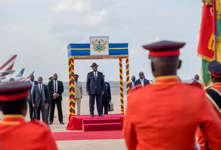 Ghana : Le président ivoirien Alassane Ouattara arrivé à Accra pour le 61ème Sommet de la CEDEAO