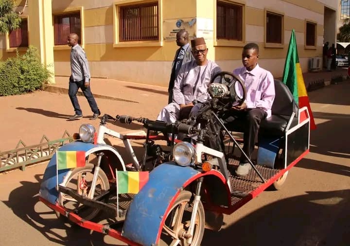 Mali : Le jeune inventeur Traoré met en circulation un véhicule made in Mali