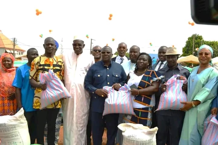 Côte d'Ivoire : Odienné, le gouvernement distribue des tonnes d'intrants et de semences améliorées aux producteurs